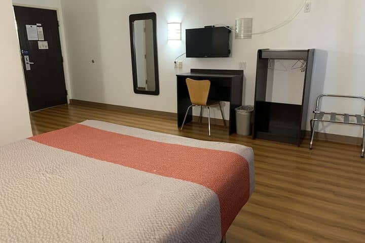 Room 9 of 56