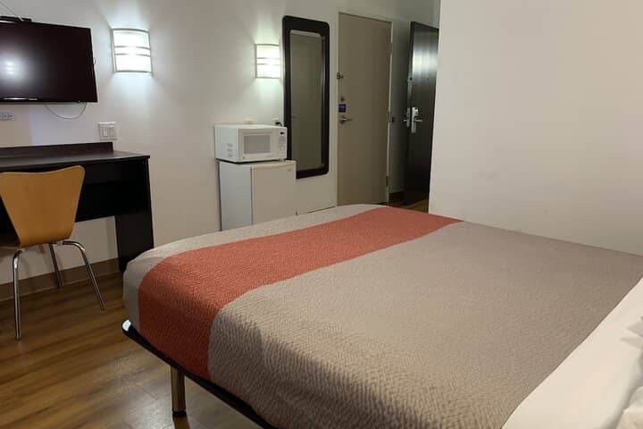 Room 6 of 56