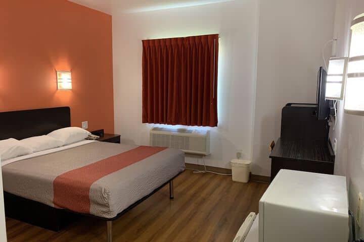 Room 8 of 56
